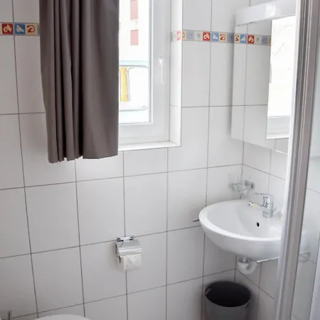 Amasaas Appartement-fewo- Dusche- Wc 4-bettwohnung Nr- 5 By Interhome Apartment Saas-Fee